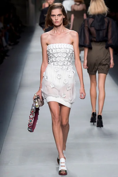 Look 30